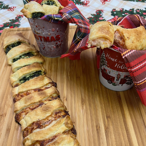 Tagliere di legno con rustici di verdure