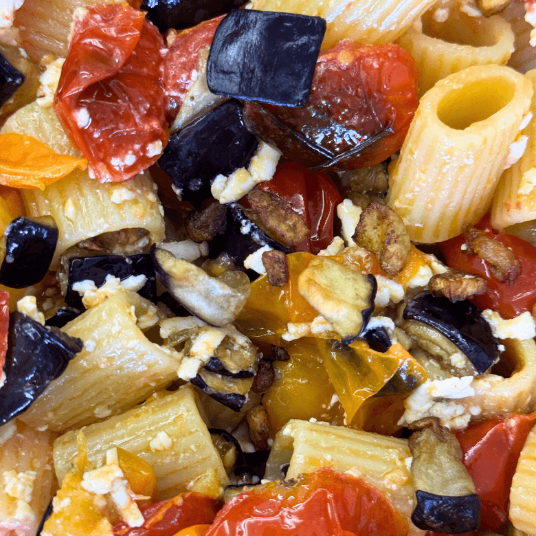 pasta con melanzane e pomodorini