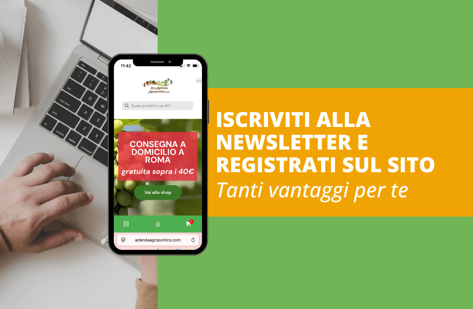 foto di mano che digita al pc e mockup di smartphone con scritte